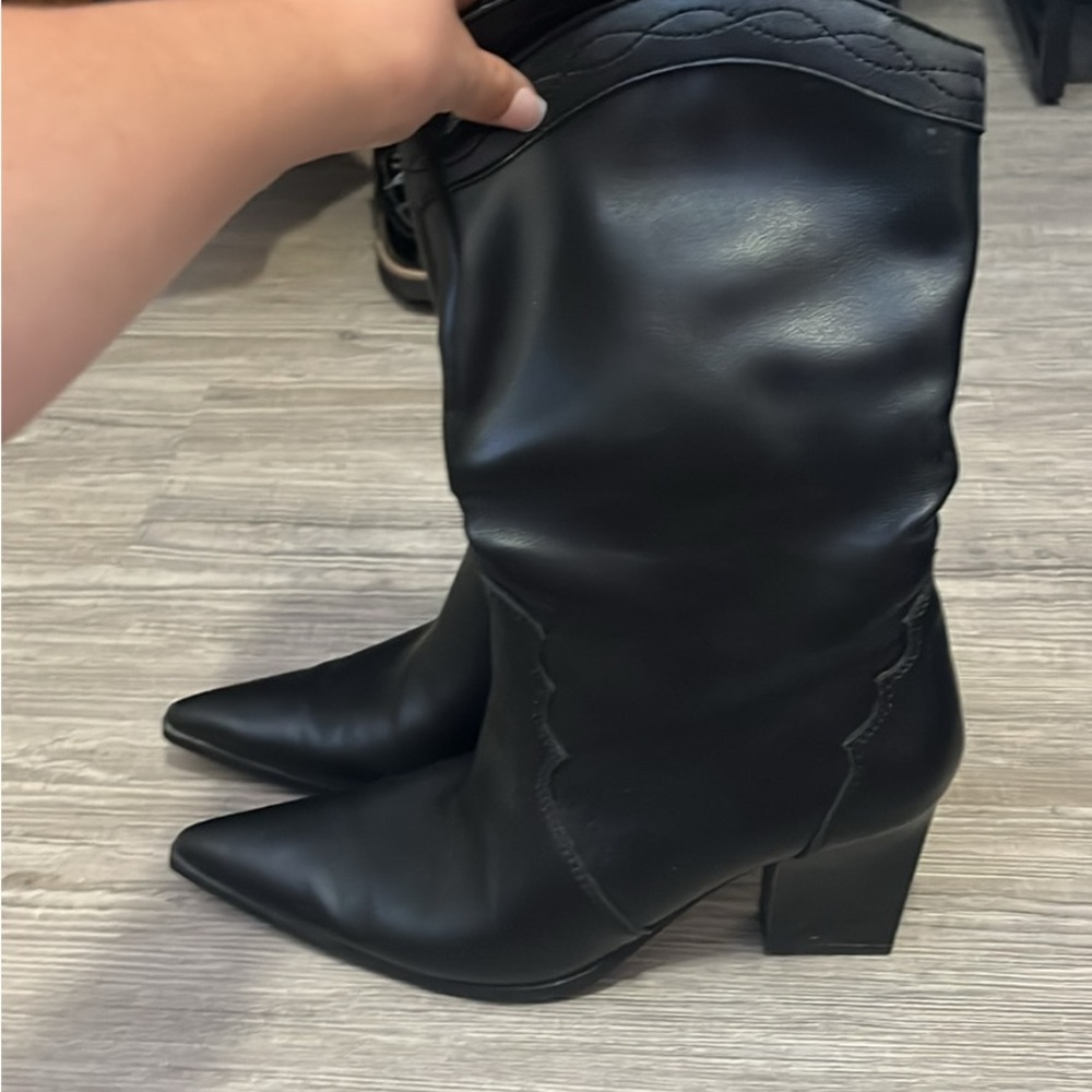 Elegant Black Women's Boots